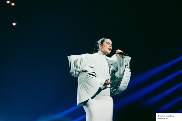 Da Faculdade de Arquitetura para o palco da Eurovisão: Designer Laura Sousa veste Iolanda em tributo a Céline Dion